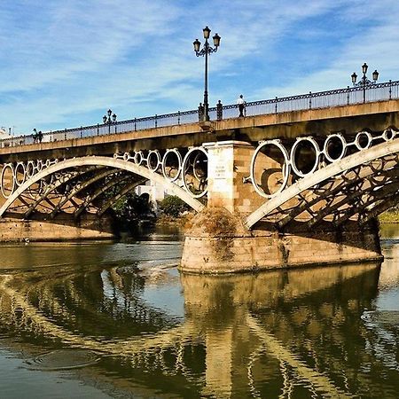Apartamento En La Mejor Zona De Triana, Junto Al Puente Sevilla Buitenkant foto